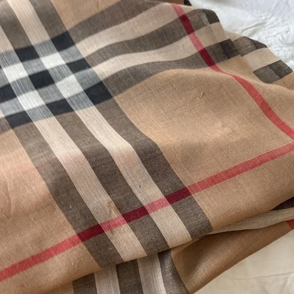 Burberry Beige and Black Check Scarf - Picture 4 of 6
